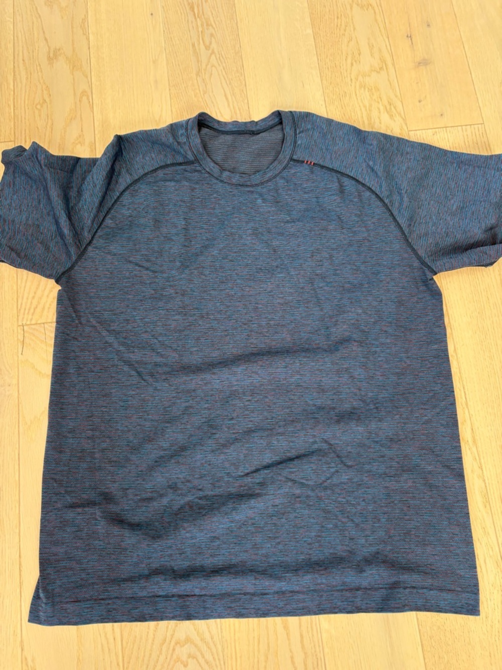 Lululemon men’s shirt size XL